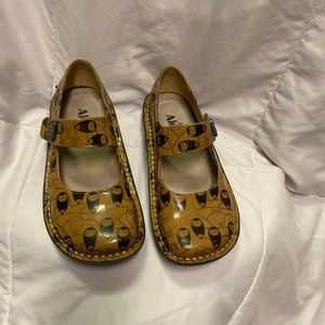 Algeria Paloma Camel Owl Print Patent